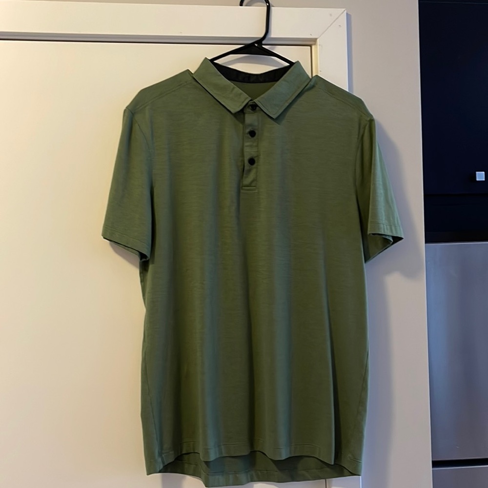 Lululemon Mens polo